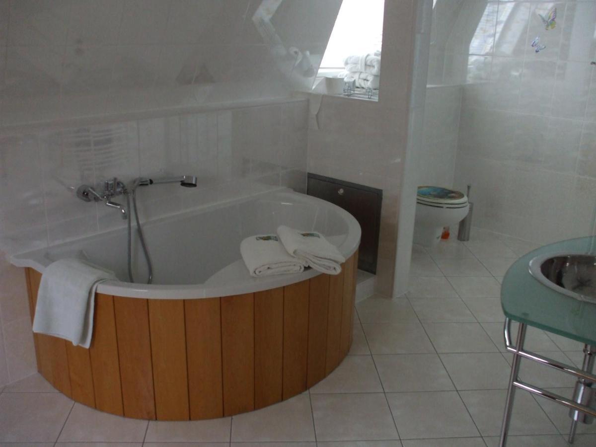Gruene Villa Wellness & Spa バート・クロイツナハ エクステリア 写真